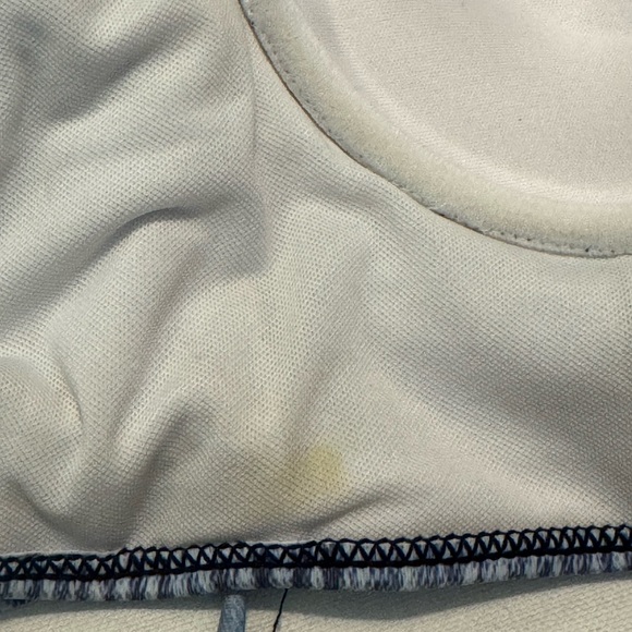 Women’s size 4 swimsuit top - Picture 3 of 3